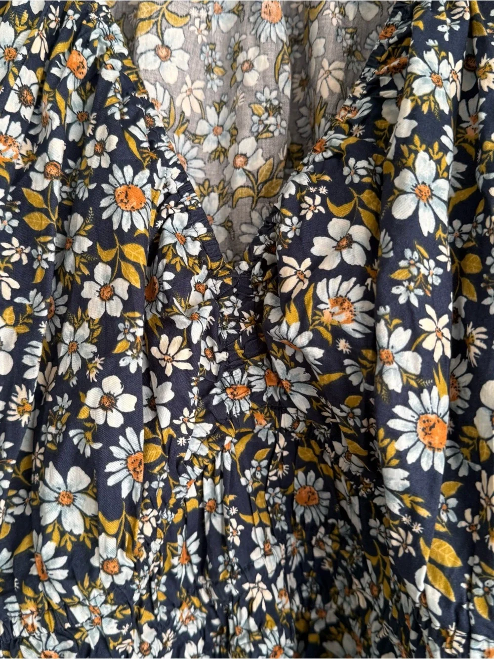 Old Navy Navy Blue Daisy Floral Smocked V-Neck Puff Sleeve Peplum Blouse Top M
